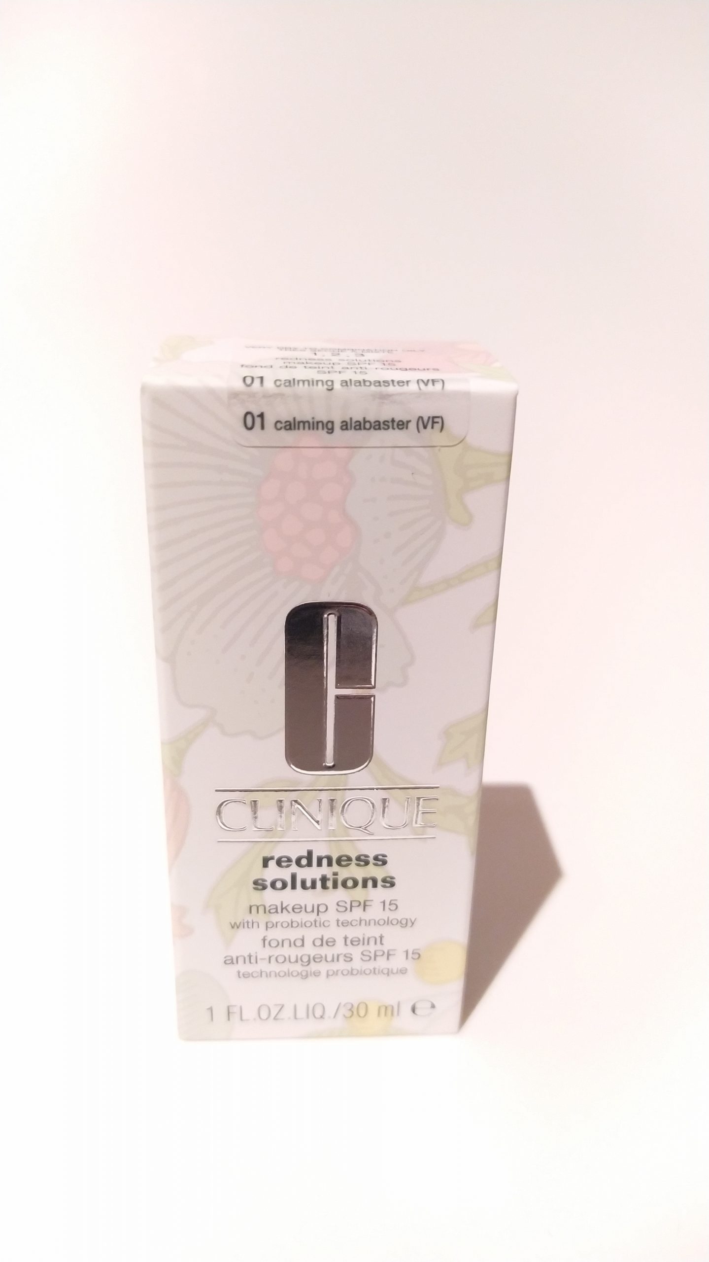 Clinique Redness Solutions Makeup SPF 15 30ml 01 Calming Alabaster - obrazek 2