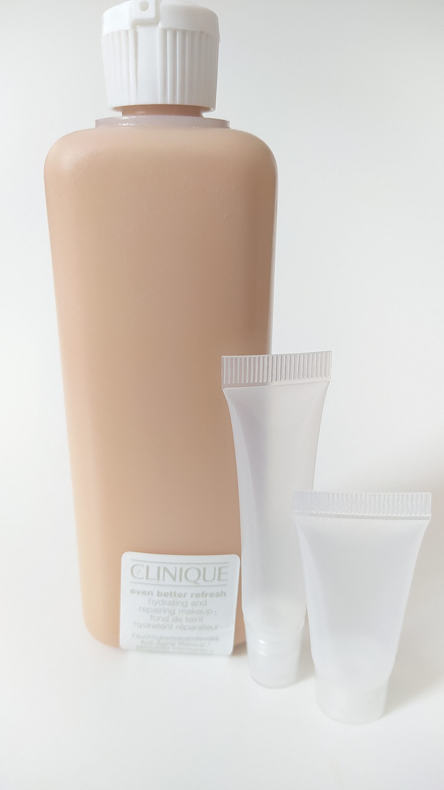 Clinique Even Better Refresh Hydrating and Repairing Makeup CN28 Ivory WN30 Biscuit CN58 Honey - obrazek 2